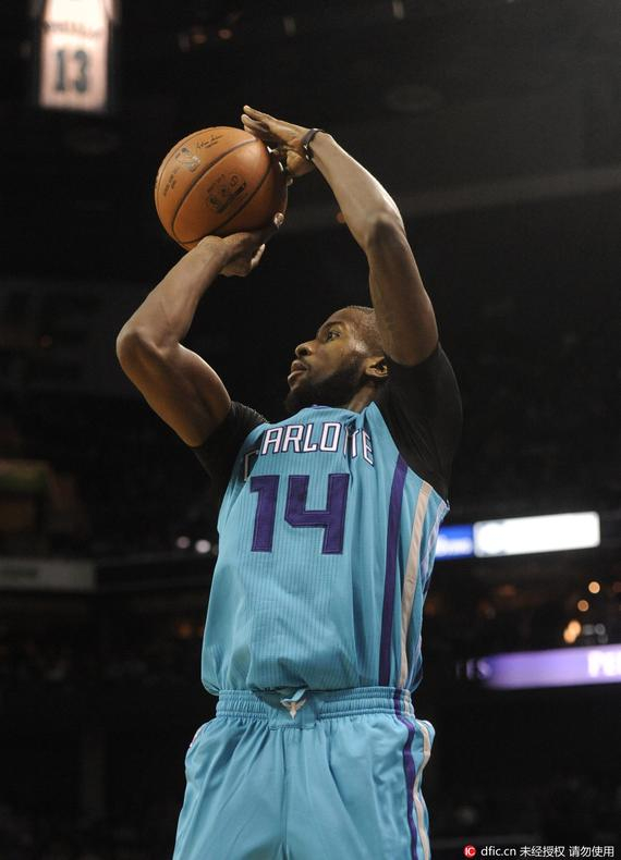 黄蜂队前锋受伤在医院接受治疗的简单介绍 黄蜂队前锋受伤在医院接受治疗的简单介绍