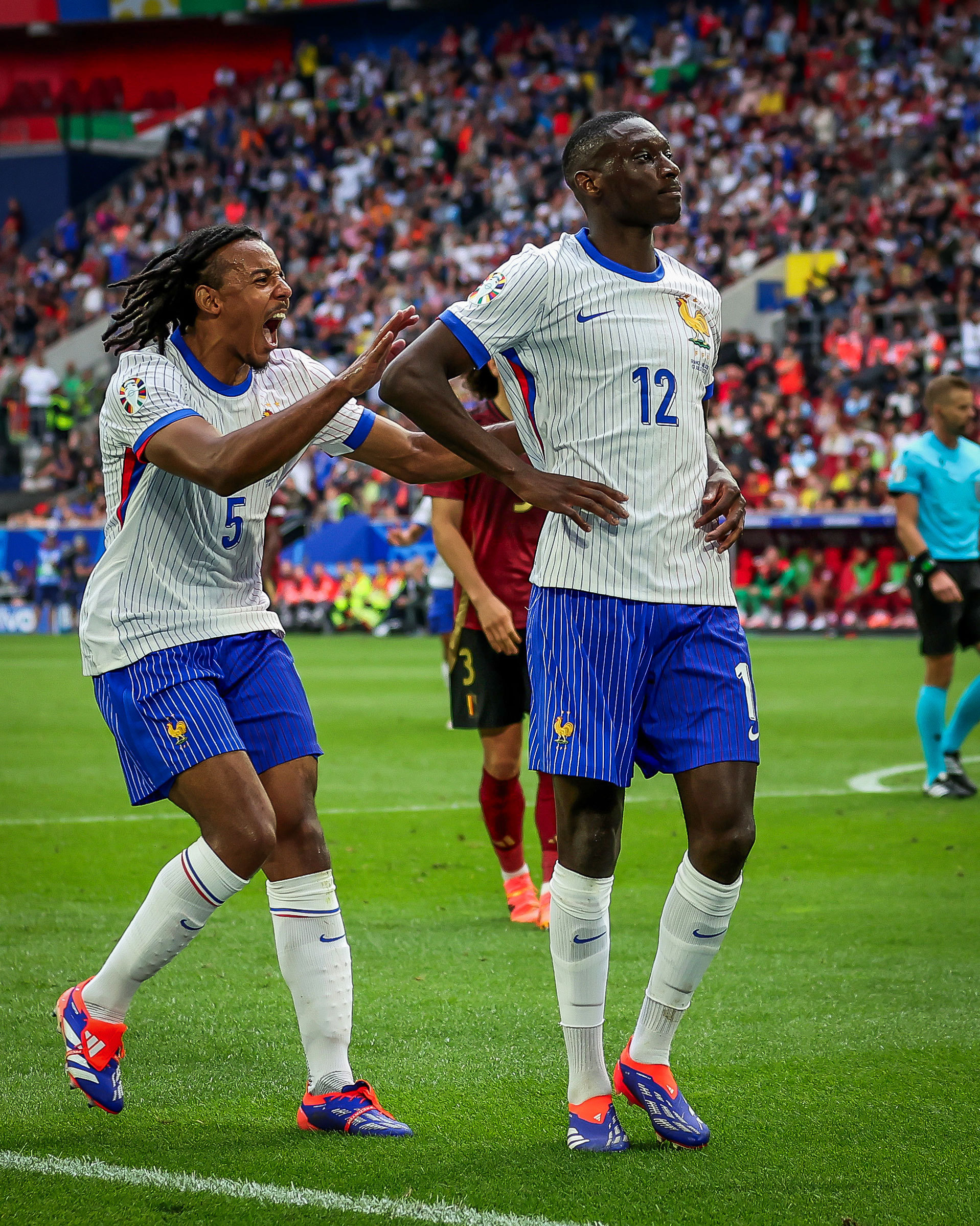 比利时队大胜对手,晋级决赛 比利时队大胜对手,晋级决赛