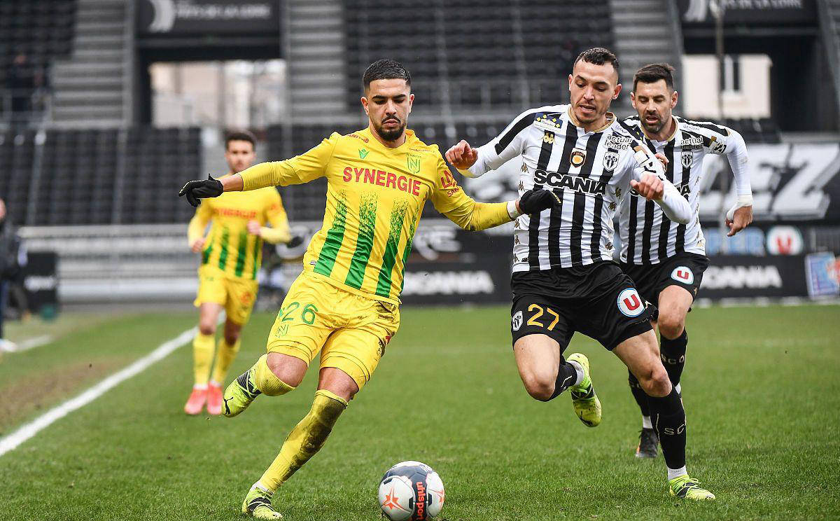 佛罗伦萨客场翻盘,继续追逐欧联资格 佛罗伦萨客场翻盘,继续追逐欧联资格