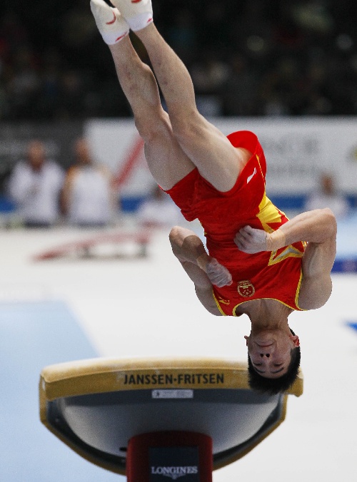 关于体操比赛中出现罕见失误,选手遗憾失冠的信息 关于体操比赛中出现罕见失误,选手遗憾失冠的信息