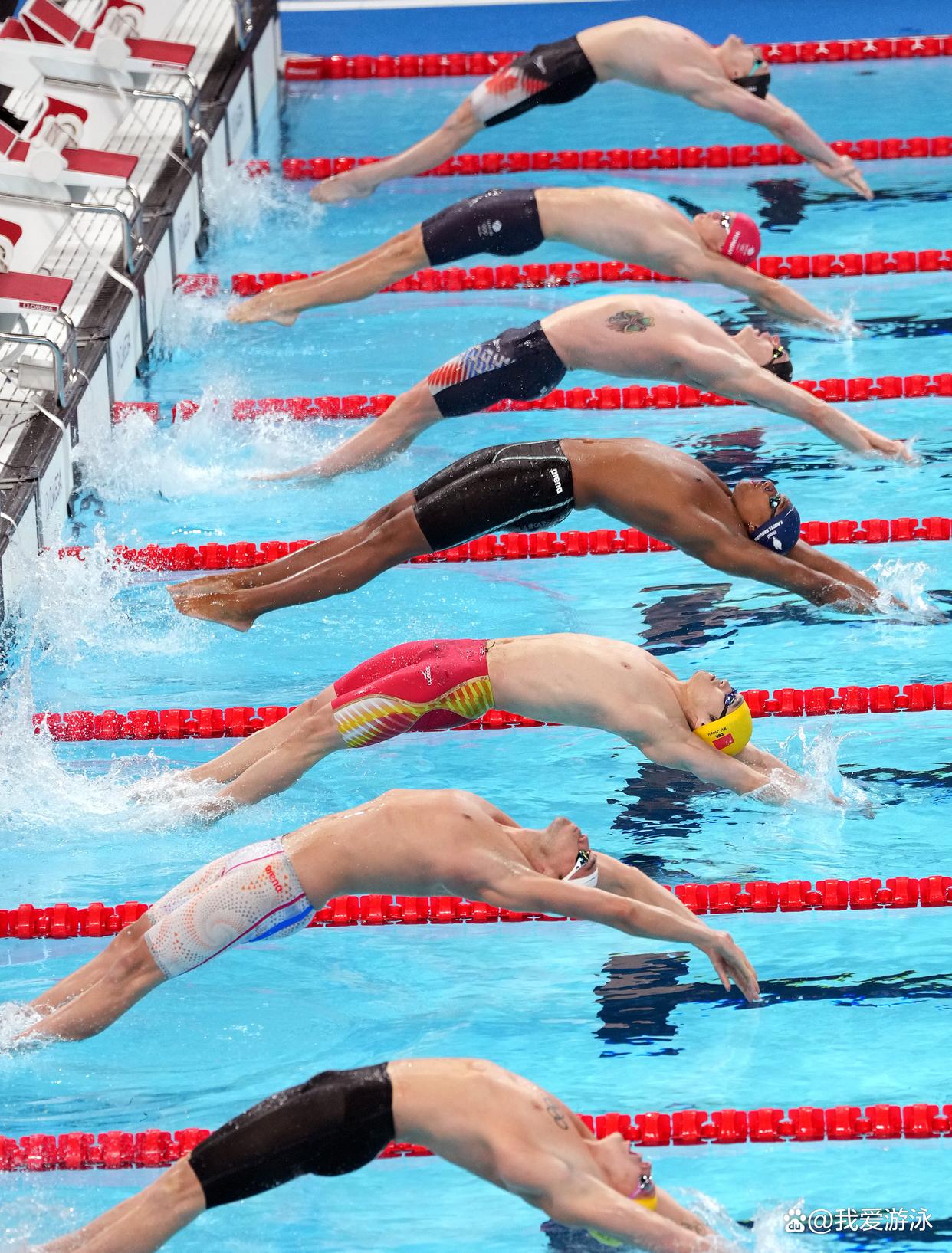 游泳比赛选手千锤百炼,力争前行的简单介绍 游泳比赛选手千锤百炼,力争前行的简单介绍