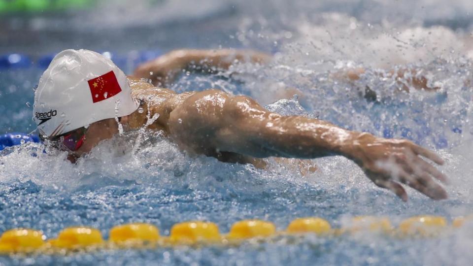 巴西游泳选手在蝶泳比赛中实现优异表现 巴西游泳选手在蝶泳比赛中实现优异表现