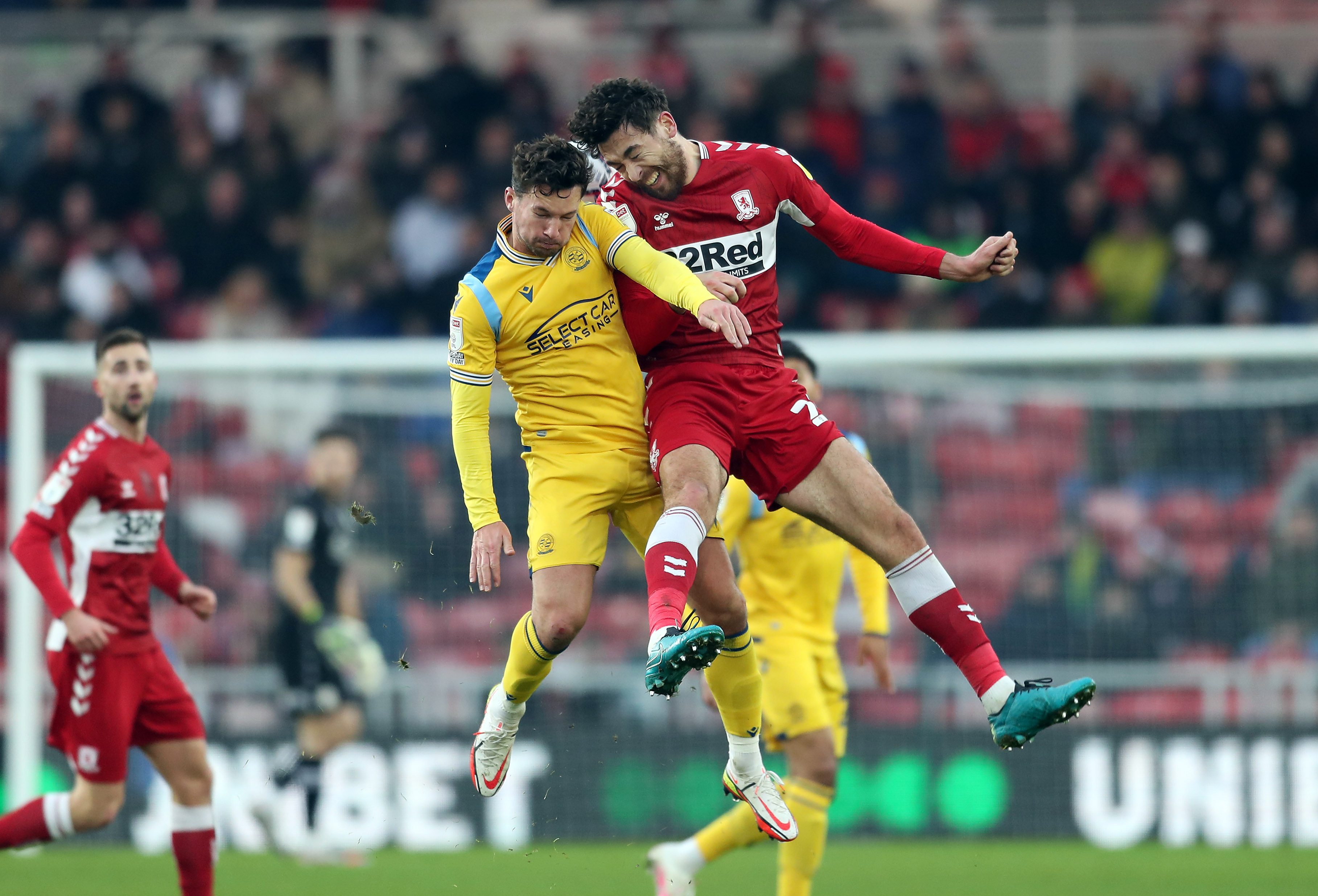 雷丁主场惊险逃平,主帅赞誉球员拼搏精神的简单介绍 雷丁主场惊险逃平,主帅赞誉球员拼搏精神的简单介绍