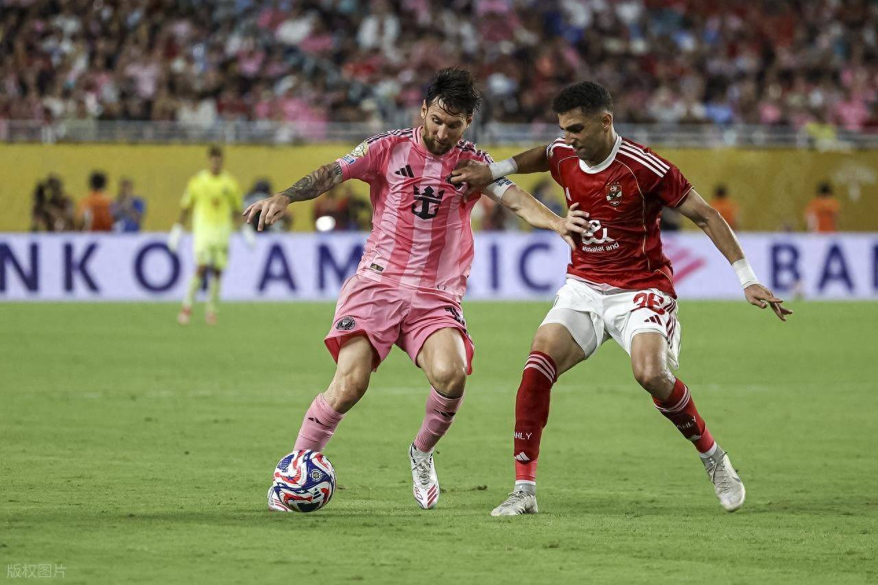 国际米兰碾压拜仁慕尼黑,C罗送出关键助攻宿命之战小组赛,留下经典瞬间的简单介绍 国际米兰碾压拜仁慕尼黑,C罗送出关键助攻宿命之战小组赛,留下经典瞬间的简单介绍