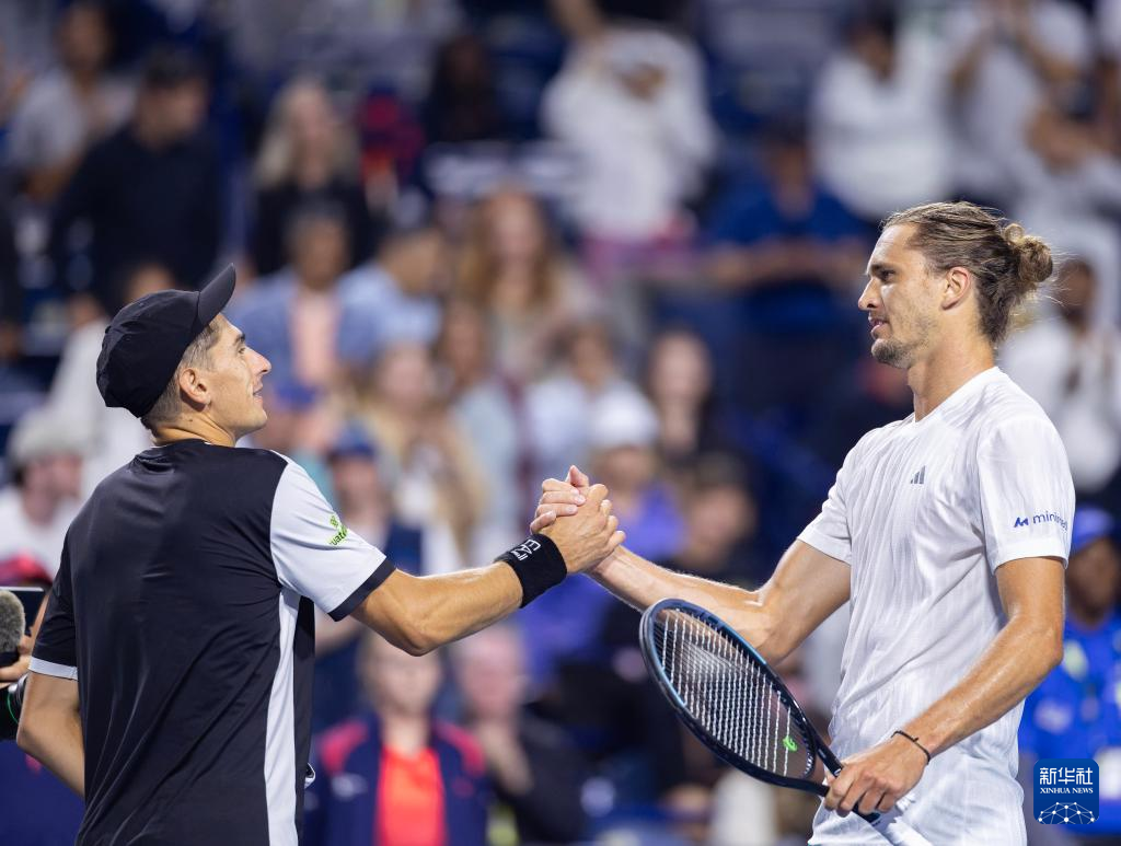 关于拉沃尔杯轻取澳网，兹维列夫统治全场的信息