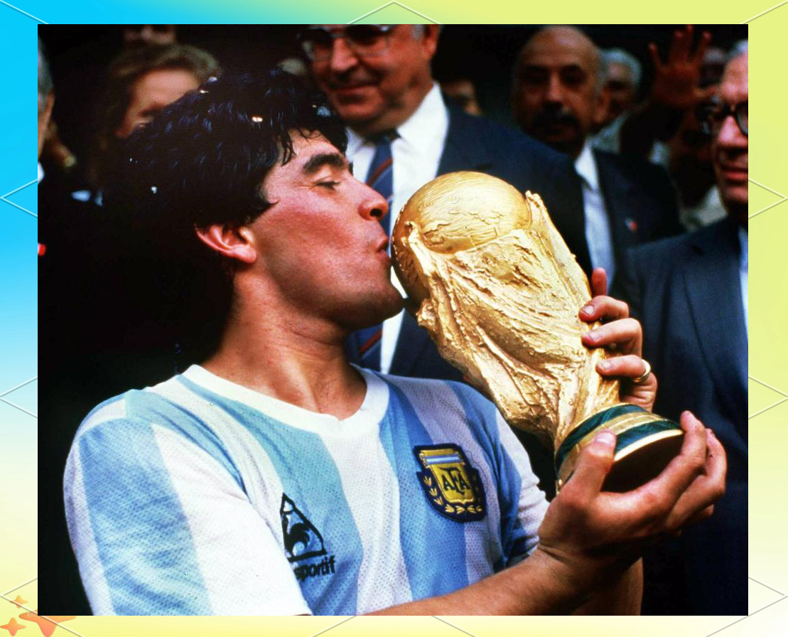 世界杯传奇谢幕，球迷泪洒赛场的简单介绍