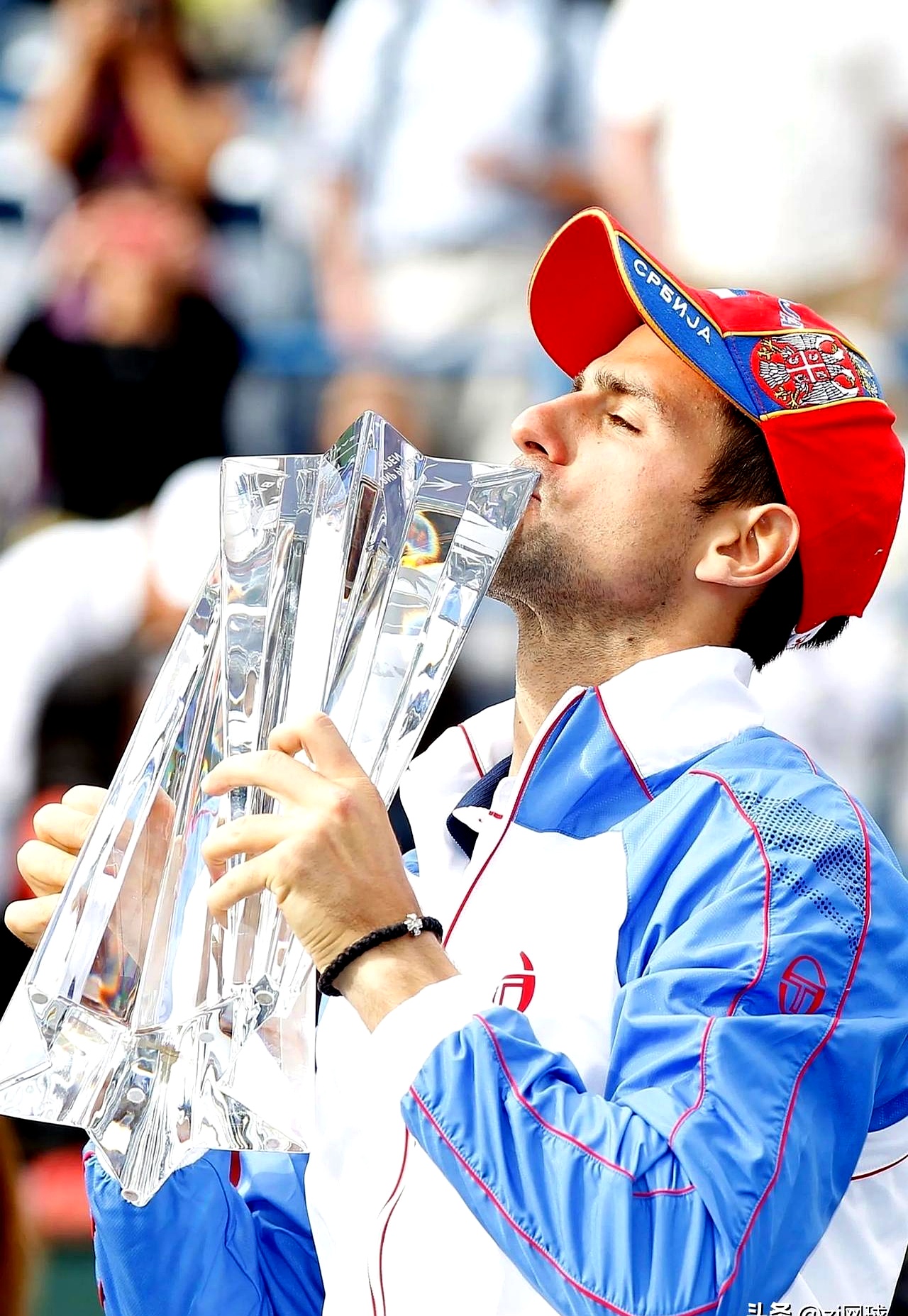 澳网碾压拉沃尔杯,德约科维奇刷新纪录的简单介绍 澳网碾压拉沃尔杯,德约科维奇刷新纪录的简单介绍