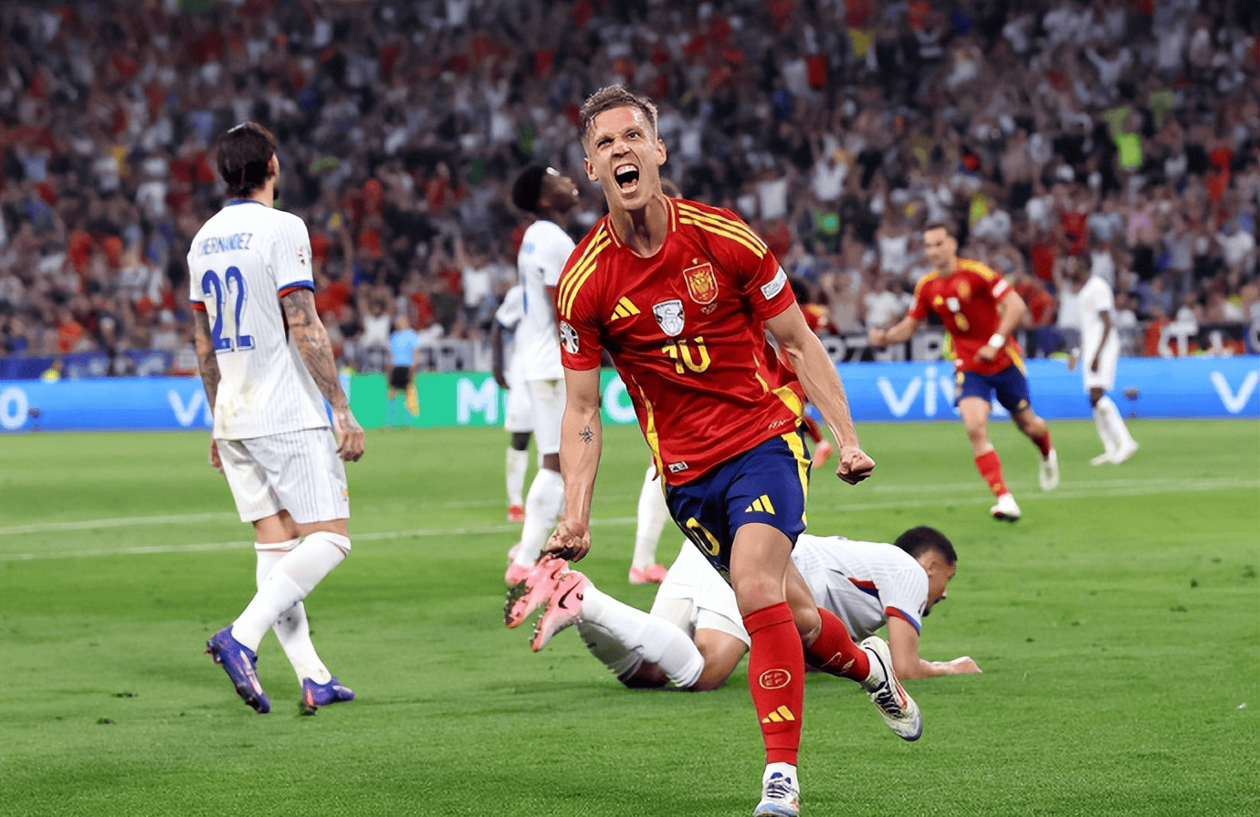 欧洲国家杯赛中各队奋力拼搏