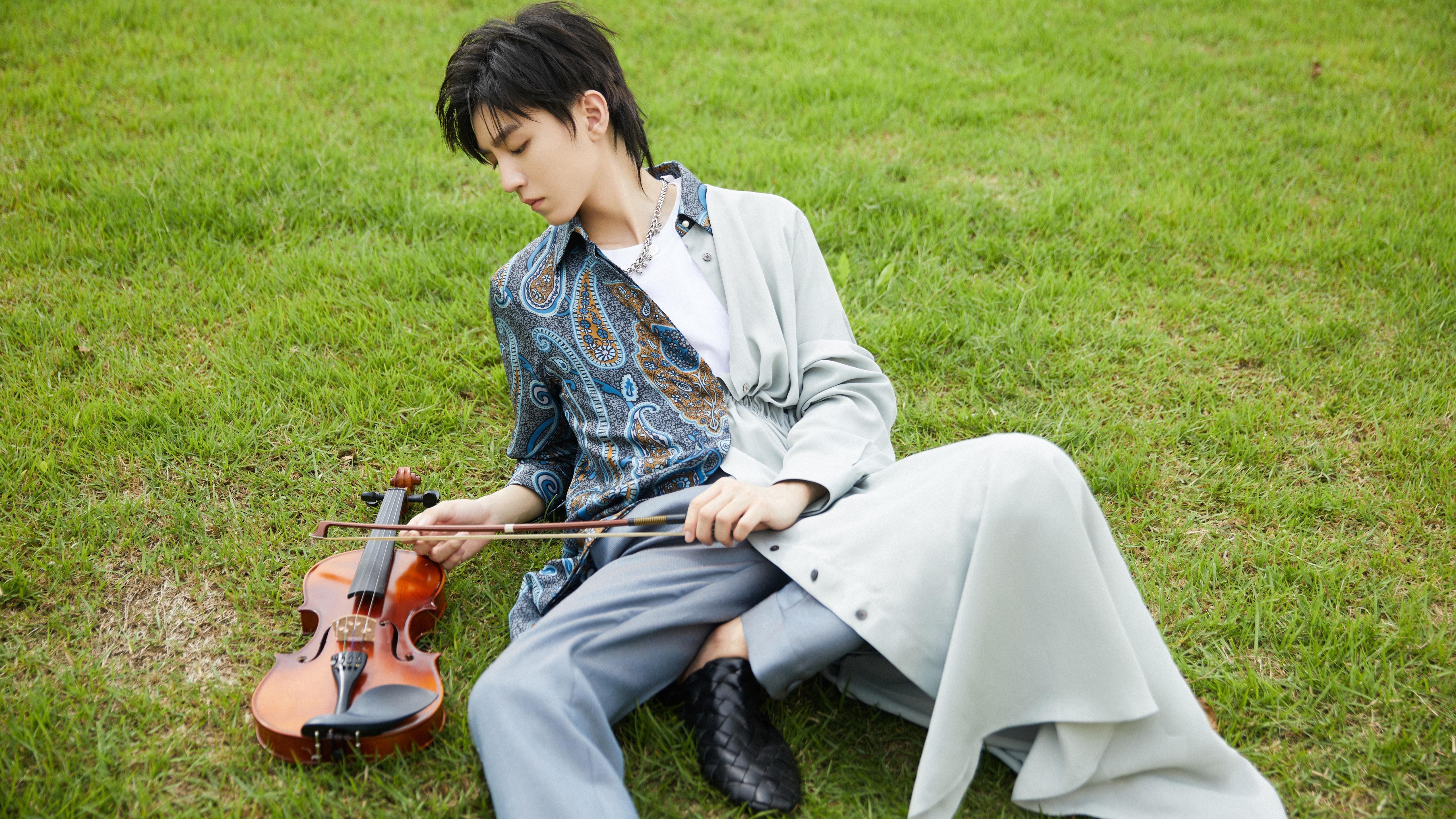 逆风翻盘！生死战米切尔化身关键先生，猛龙力克深圳