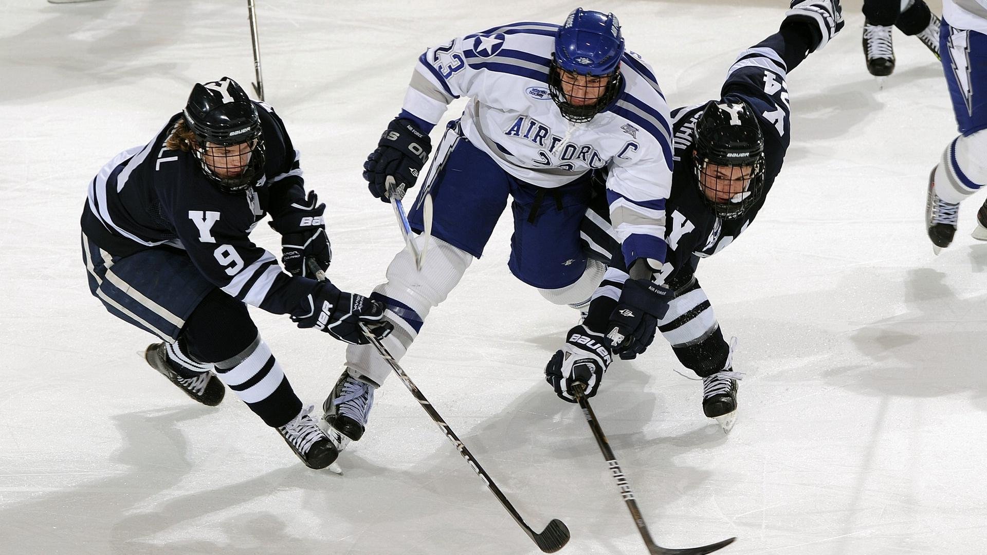 红牛环的蓝武士,当三笘薰在F1赛道上接管年度争冠之战