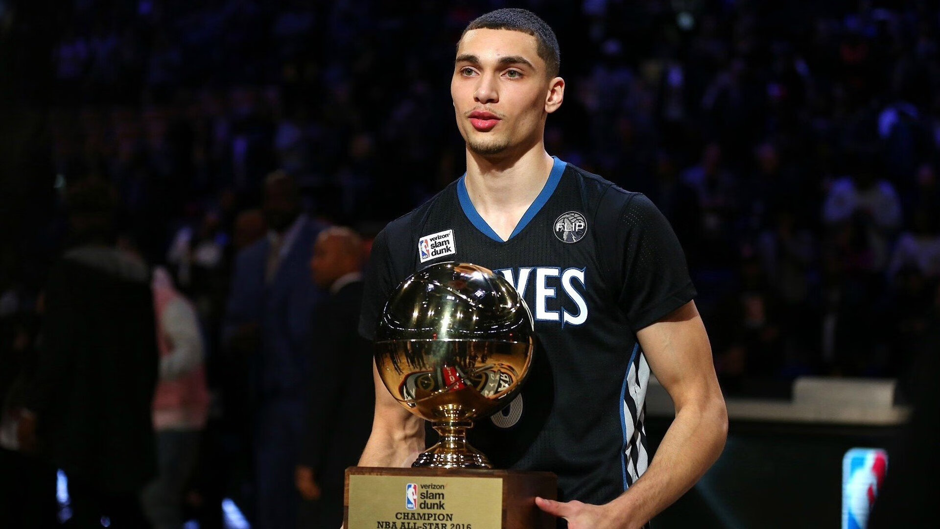 帕尔默独舞点燃全场，英格兰单节风暴席卷里昂